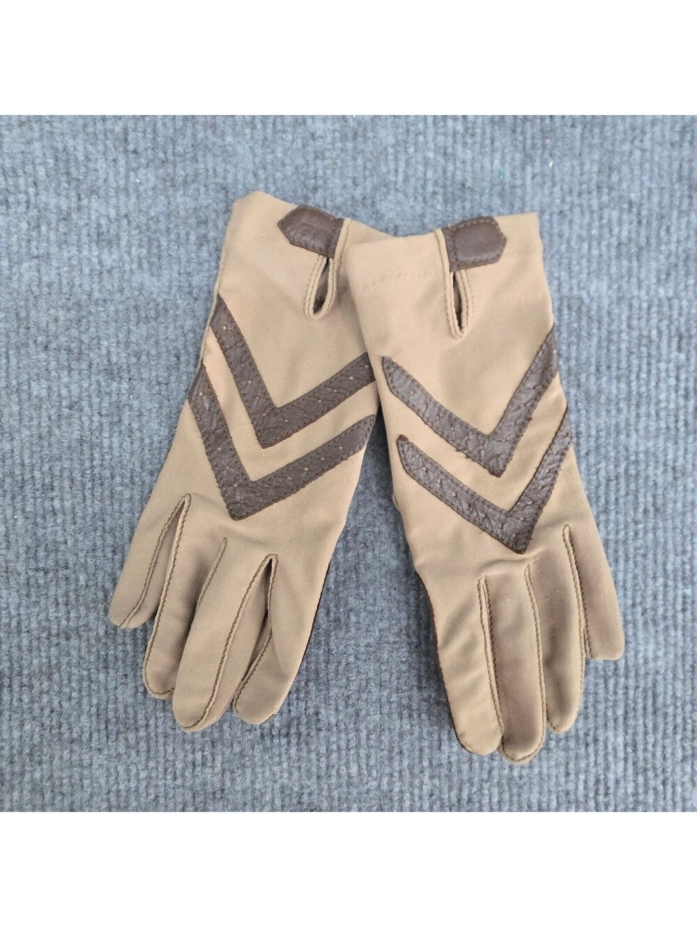 Vintage Isotoner Gloves Tan Brown Spandex Leather One Size 1990s